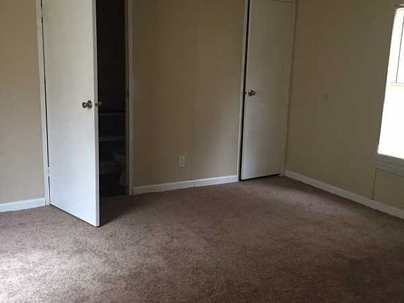 3rd image of 4688 Thoroughbred Dr