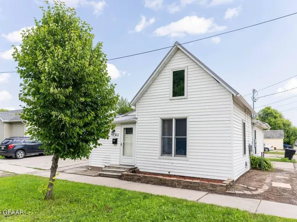 411 6th Ave N, Grand Forks, ND 58203