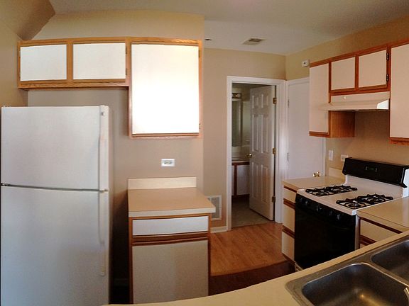 4th image of 1319 Sugar Ct #1319