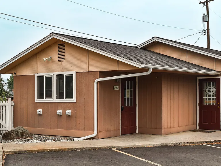 1222 Highland Ave — Photo 3