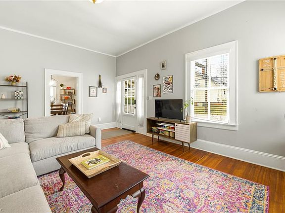5th image of 1005 Franklin St