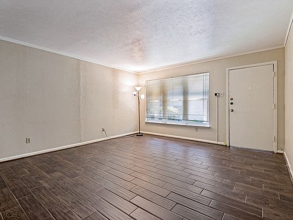 3rd image of 3827 Gilbert Ave APT 109