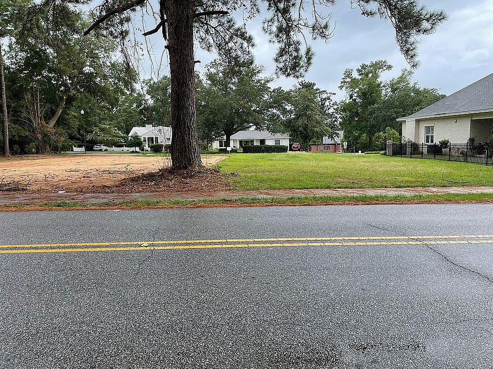 2nd image of 411 Fairwood Blvd