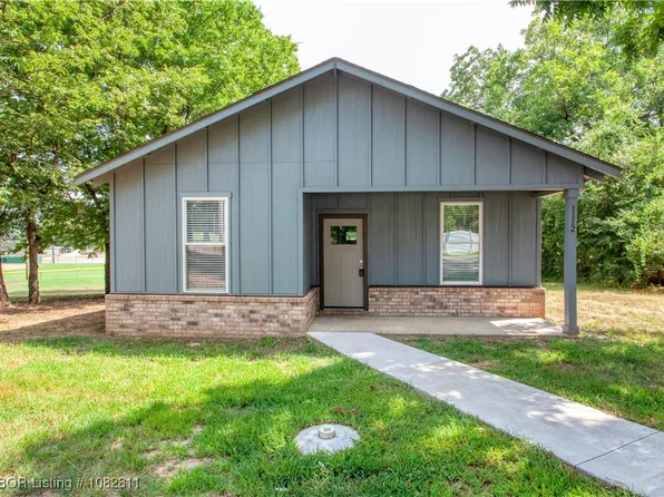 1112 E Wood St, Paris, AR 72855