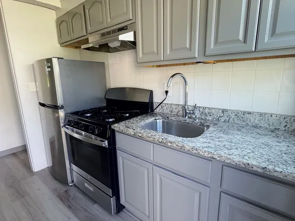 100 Ledgecrest Ave #98, New Britain, CT 06051