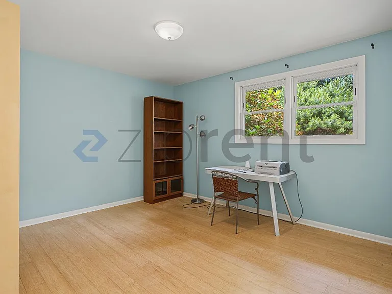 920 SW Stephenson Ct — Photo 22