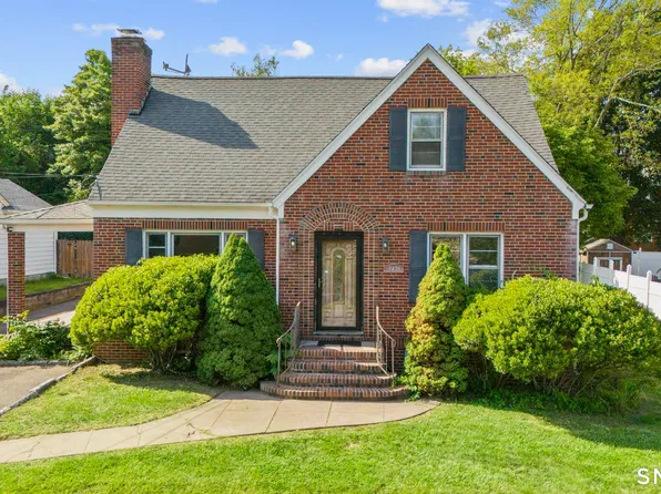 2478 Old Town Rd, Bridgeport, CT 06606