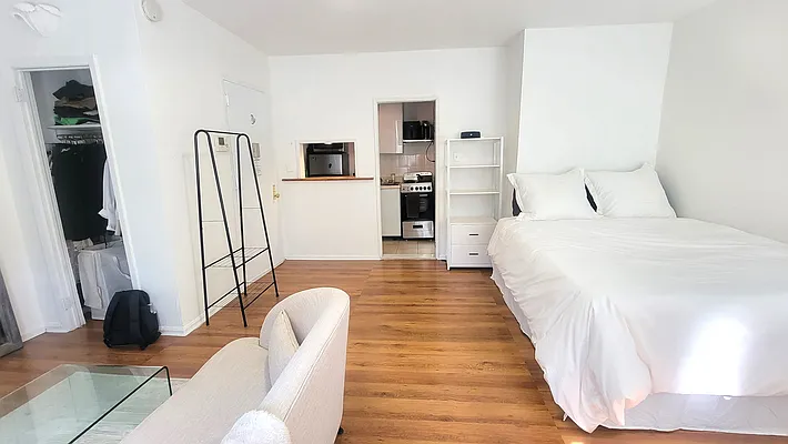 Rented by Oxford Property Group | media 7