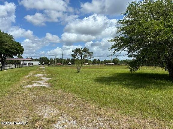 4th image of 2062 Evangeline Rd