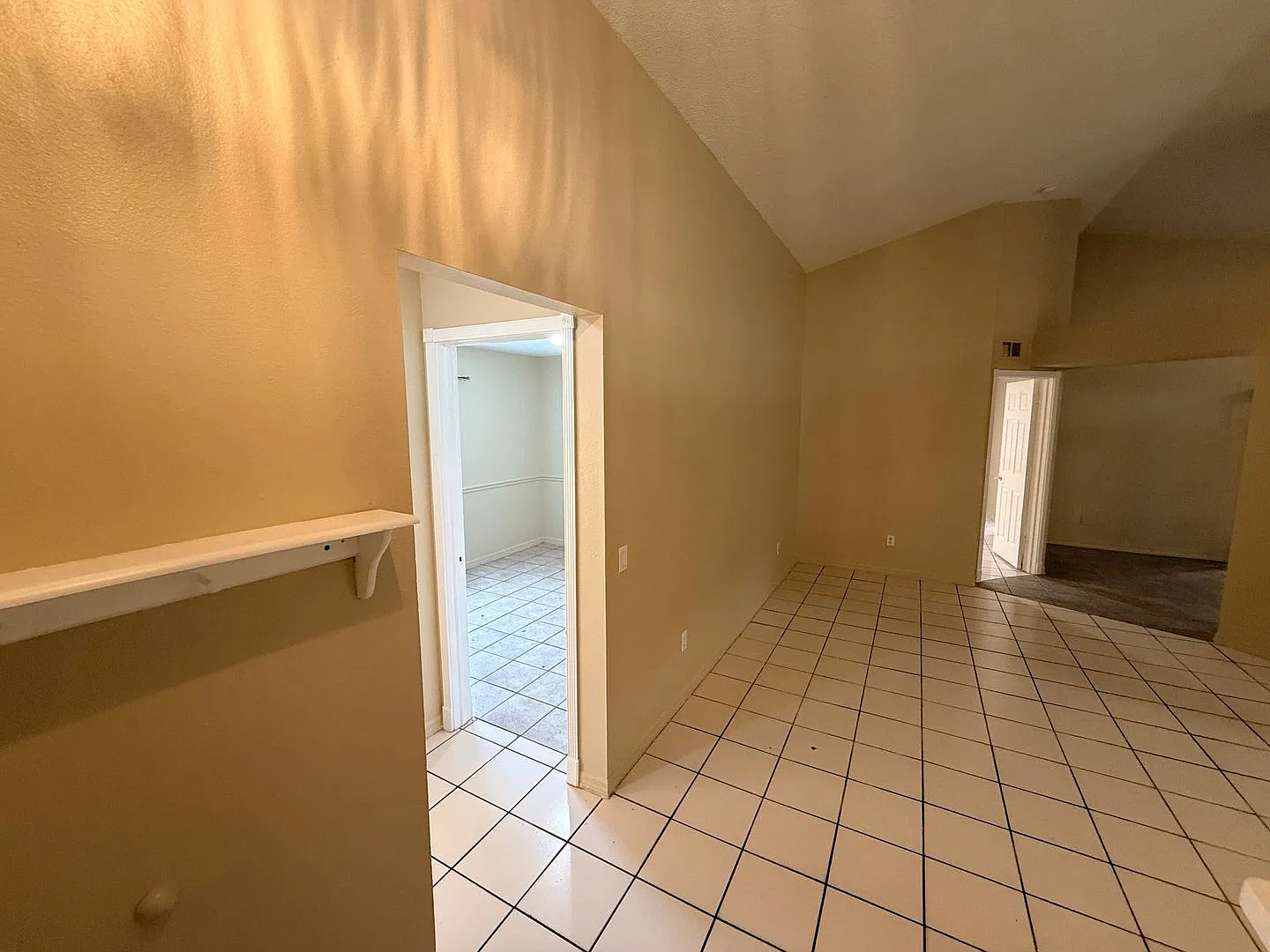 Spacious 3-Bedroom, 2-Bathroom Rental Home with Office, Fenced Backyard, and 2-Car Garage — Photo 3