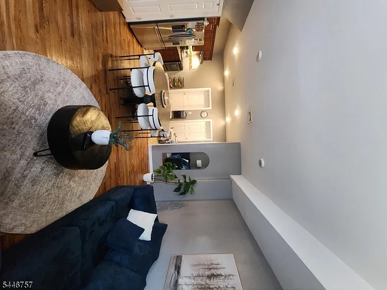 245 W Grand St — Photo 14