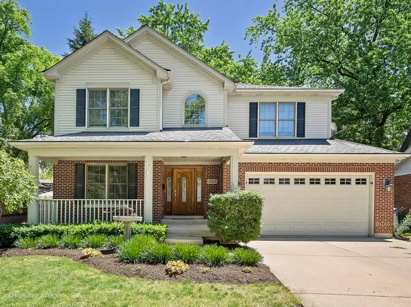 1015 S Gables Blvd, Wheaton, IL 60189