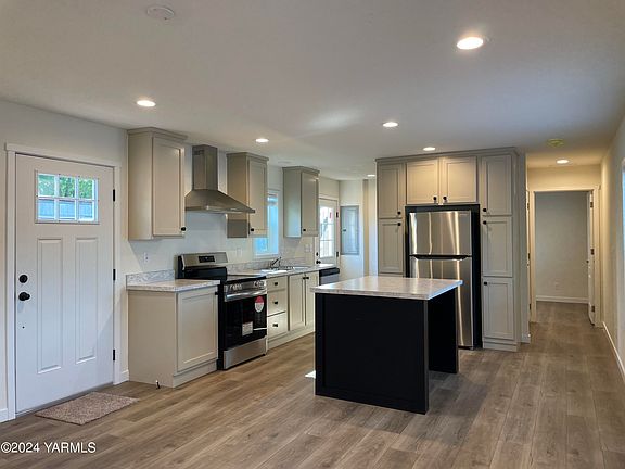 3rd image of 1060 N Wenas Rd Unit 9