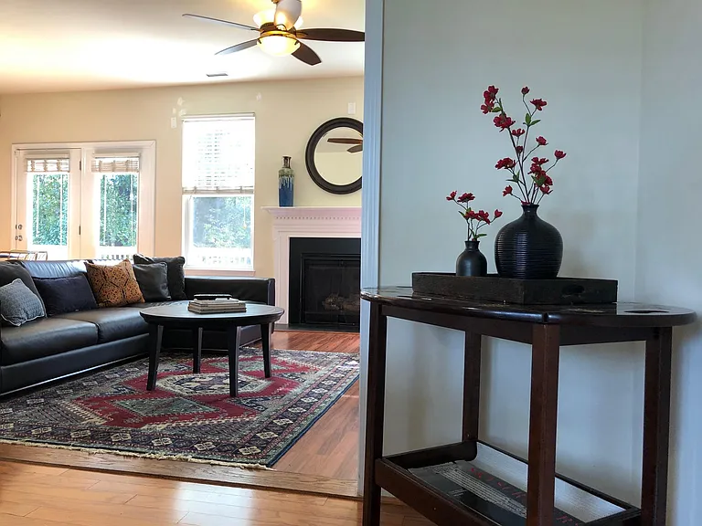 1906 Pear Tree Ln — Photo 17