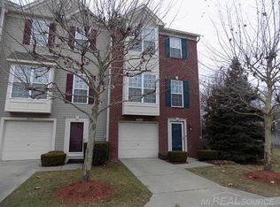 36225 Dominion Cir, Sterling Heights, MI