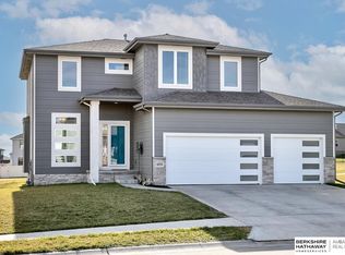 6976 N 171st Ter, Bennington, NE 68007