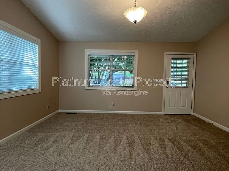 268 Jennifer Ct — Photo 21