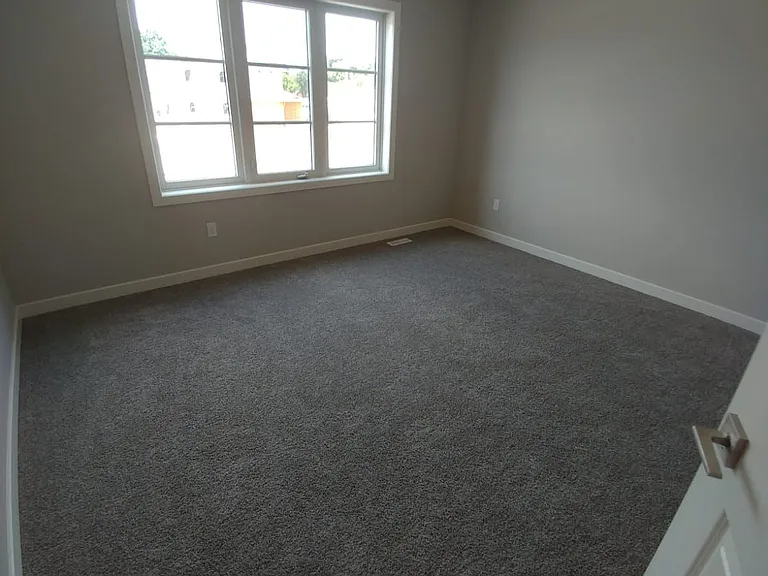 123 Denrich Ave — Photo 3