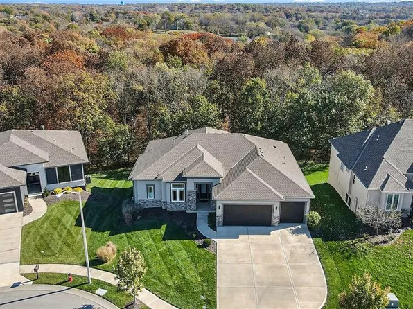 7037 N London Ave, Kansas City, MO 64151