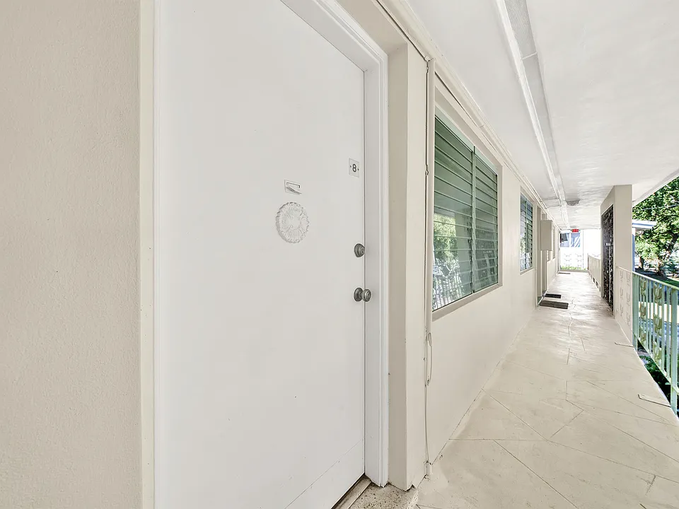 426 Santander Ave #8