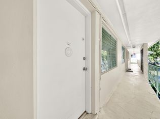 426 Santander Ave. - 08, Miami, FL 33134