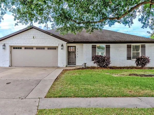 2241 Patricia Ln, Port Neches, TX 77651