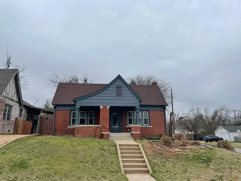 542 NW Eubanks St
