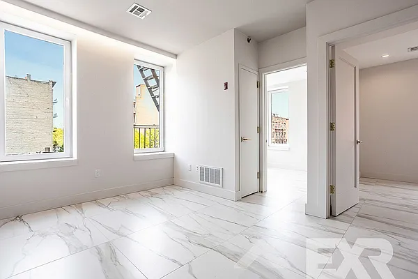 Rented by EXR | media 16