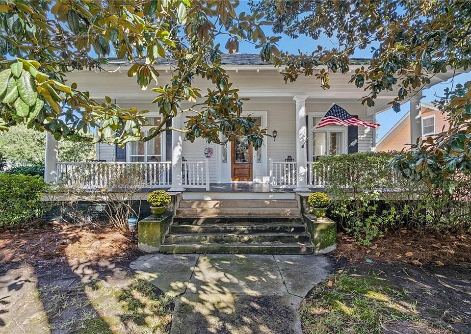 1st image of 2016 Dauphin St
