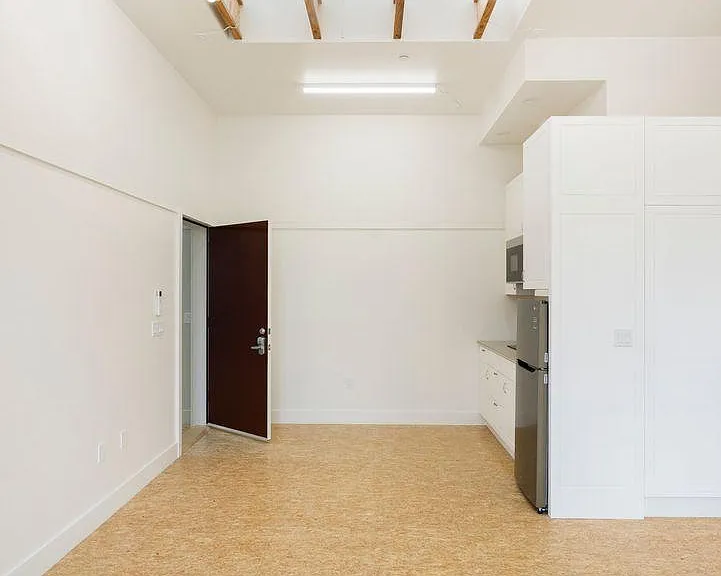 929 Grace Ave #E — Photo 11