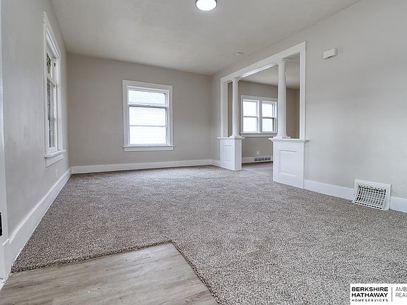 3rd image of 924 Plum St