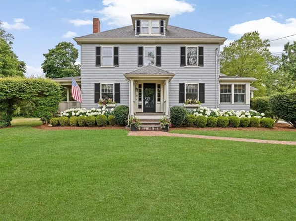 21 Middle St, Hingham, MA 02043