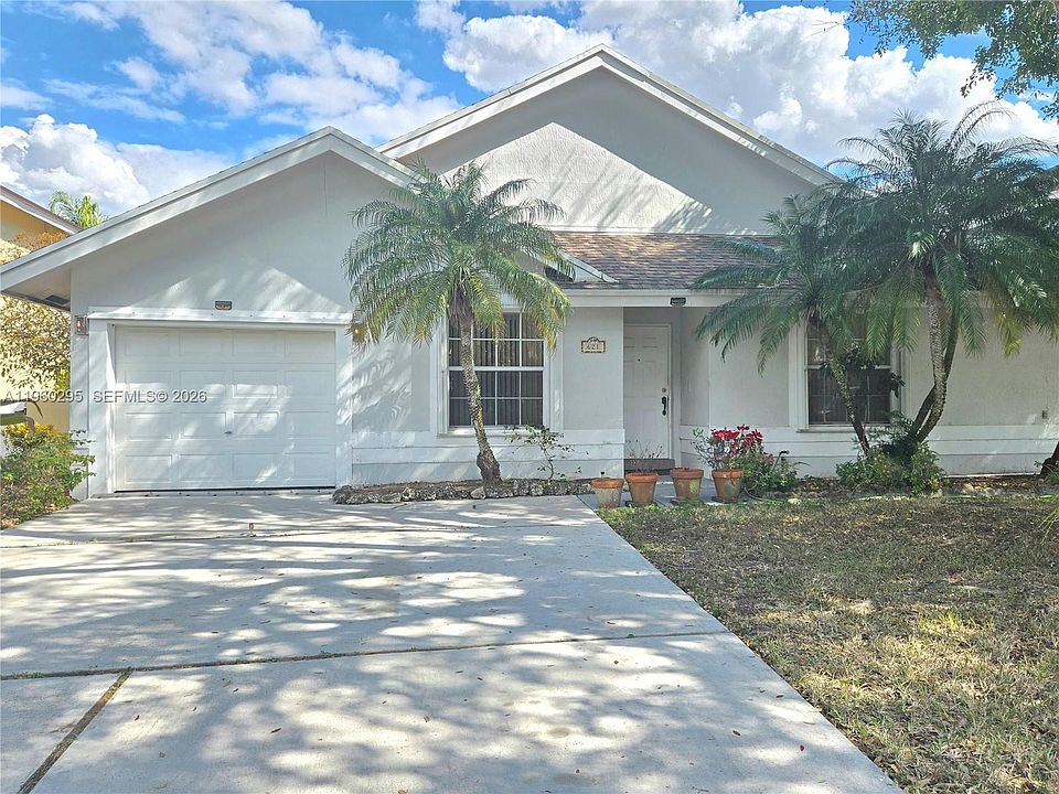 1st image of 621 NW 205th Ave