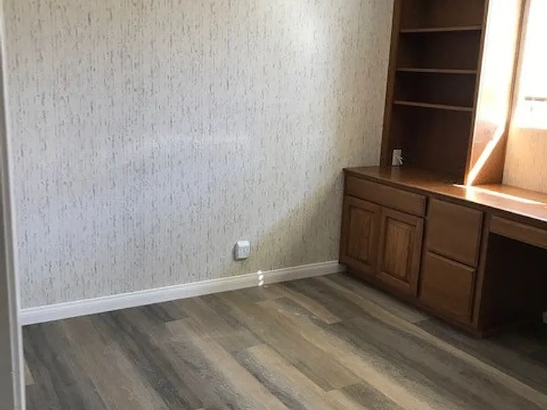 157 N Linden Dr — Photo 16
