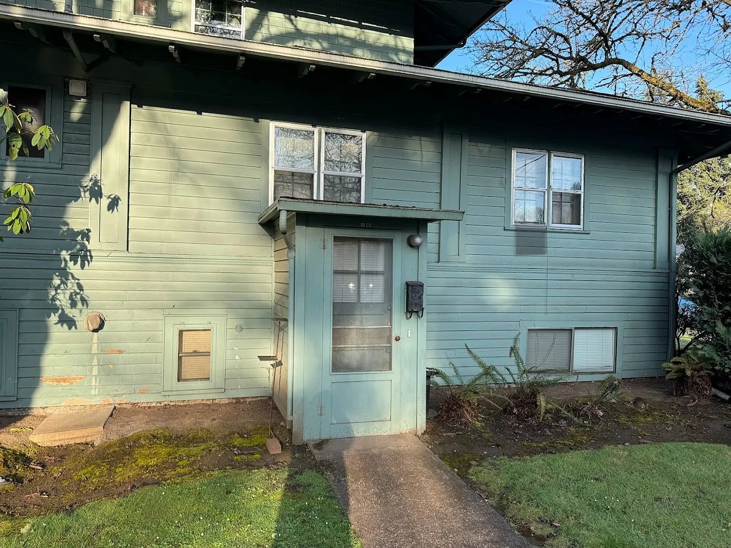 Great 1 Bedroom Apartment Near Downtown — Photo 1