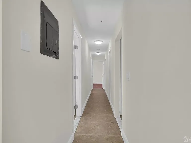 134 College Dr — Photo 6
