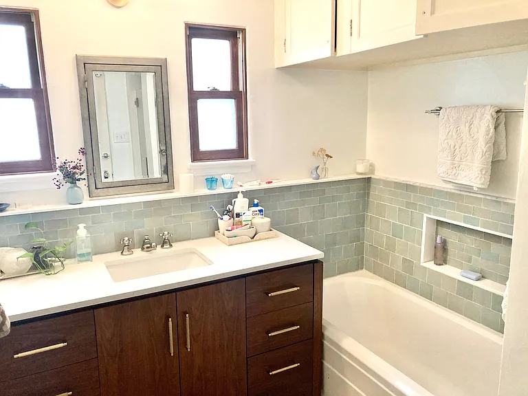 Downstairs bath with separate 
tub and shower.