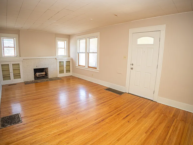 929 E Dunklin St #A — Photo 6