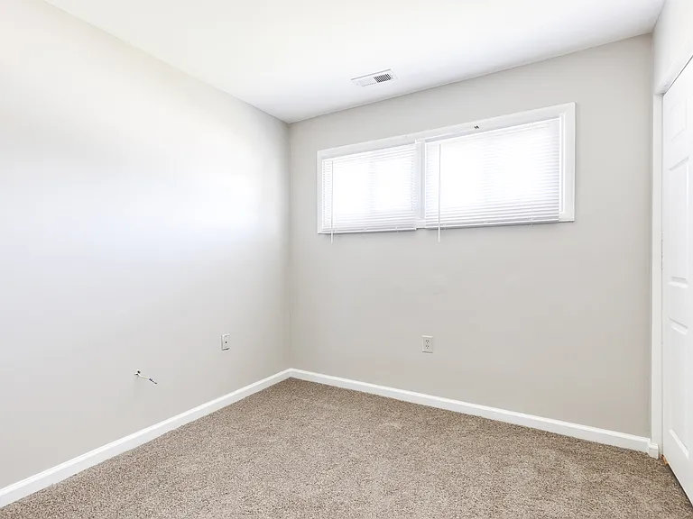 142 Alview Ter — Photo 10