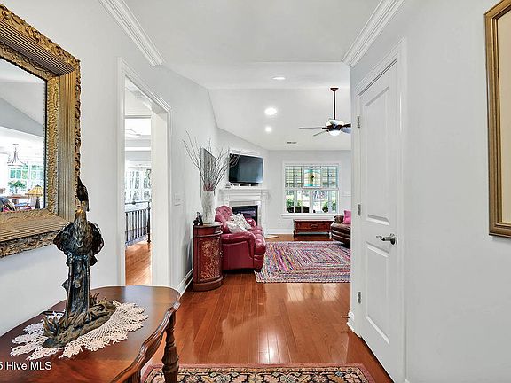 4th image of 2137 Talmage Drive