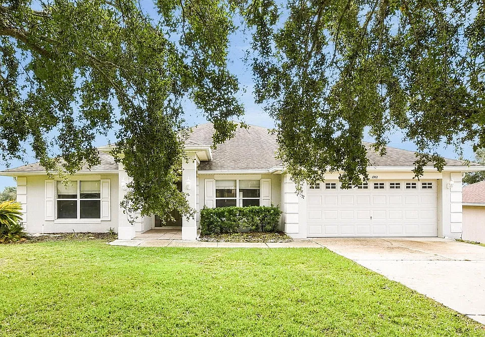 1952 Southern Oak Loop