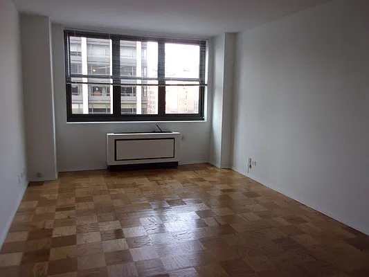 Rented by Carlyle Property Management | media 9