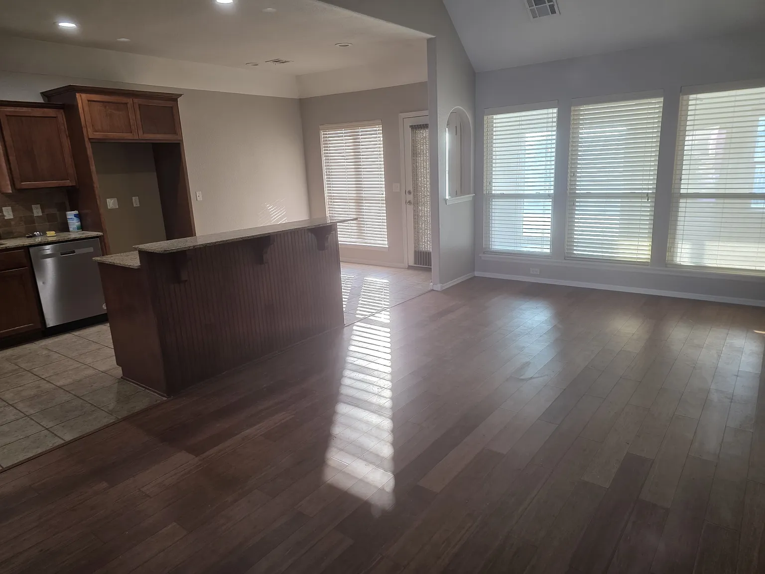 4 bed, 2172 sqft, $2,200 — Photo 3