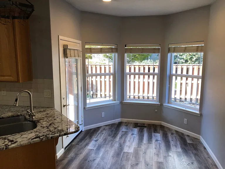 2687 NW Oak Ridge Dr — Photo 14