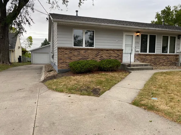 1116 N 4th Ave W, Newton, IA 50208