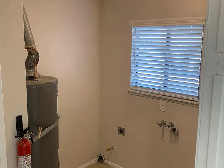 243 W Robertson Rd #C — Photo 2