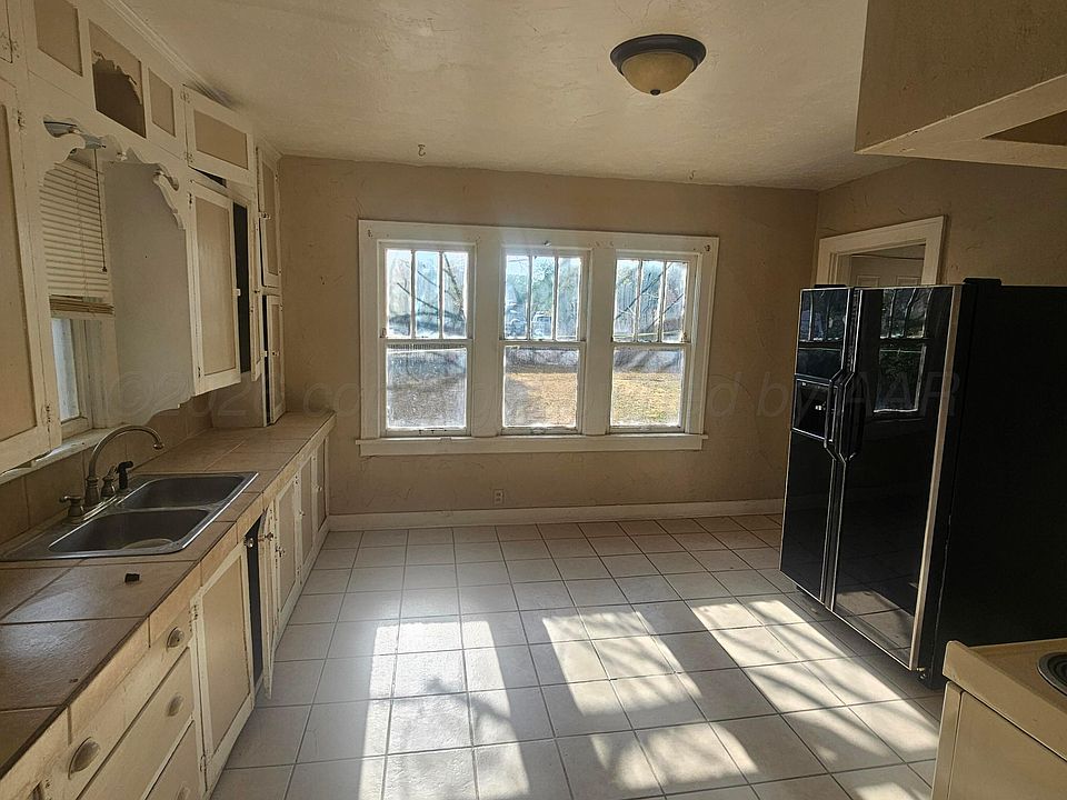 16th image of 3906 S Tyler St