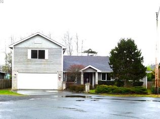 90238 Shoreline Dr, Warrenton, OR 97146