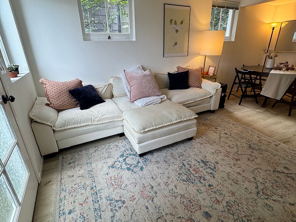 1st image of 638 W Emerson St #B