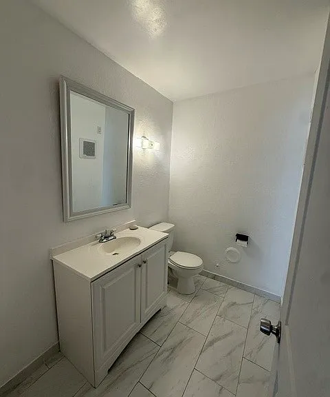 1349 N Citrus Ave — Photo 16